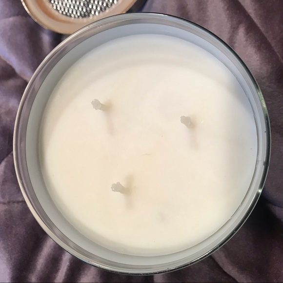 Bath & Bodyworks Unicorn Sprinkles Candle - Picture 4 of 5